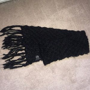 New York & Company black scarf